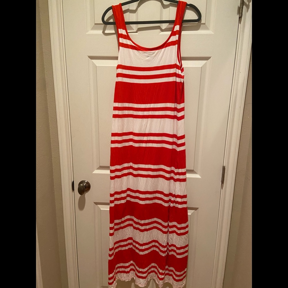 Chelsea & Theodore orange & white maxi dress 👗